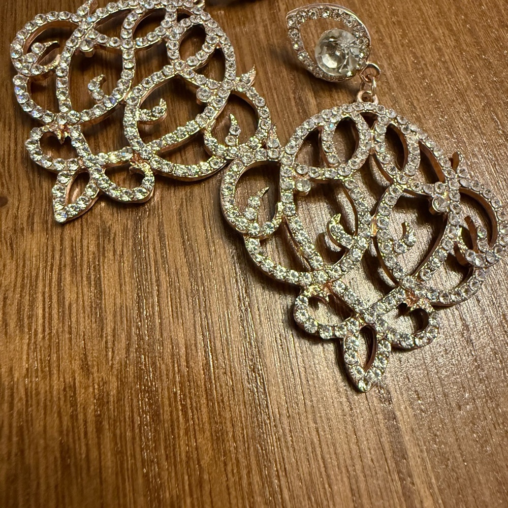 Elegant Gold and Silver Filigree Earrings